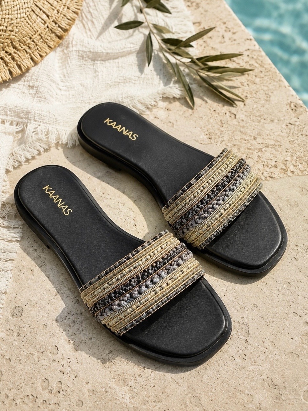 NWT Kaanas ‘Limon’ Slide Sandals in Black Size 8